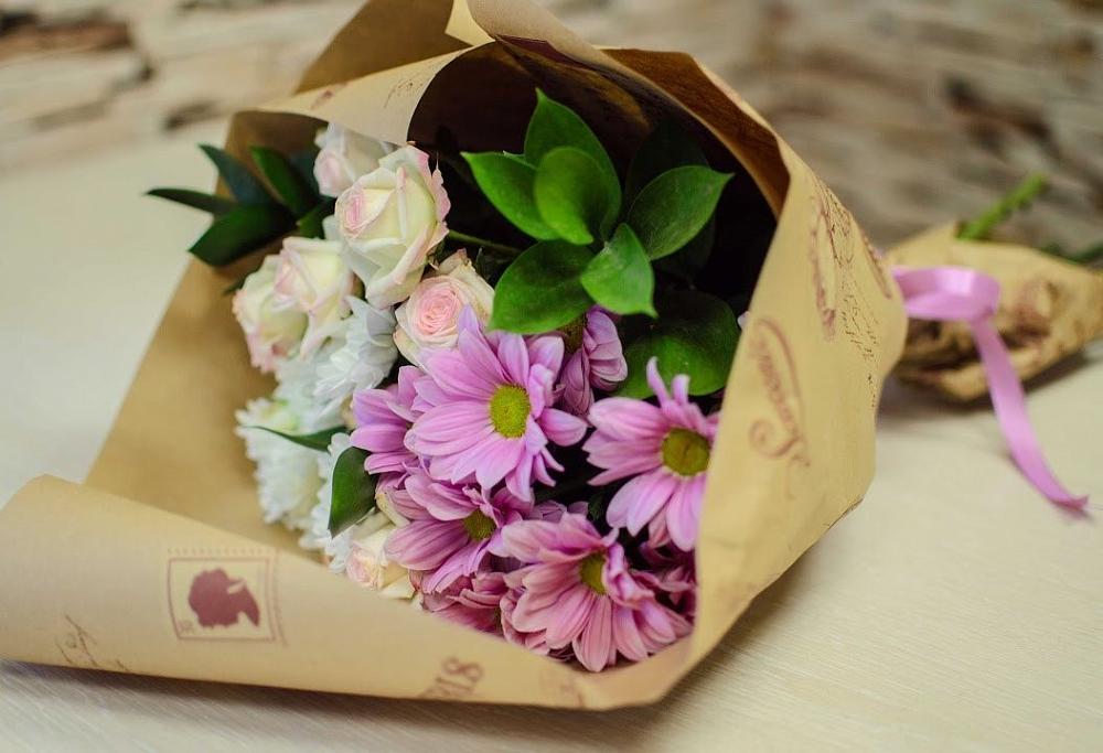 Букет цветов из: Розы и Хризантемы в Чермозе