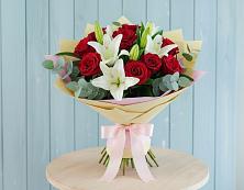Букет цветов из:  Лилии и Розы в Чермозе