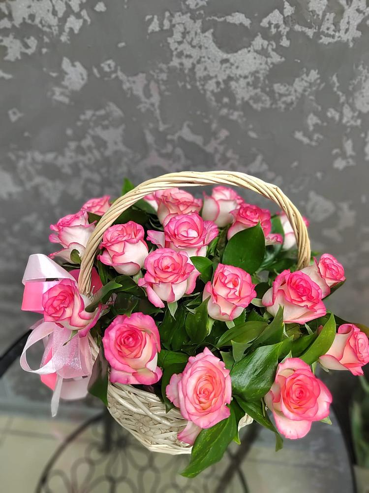 Цветочная композиция из Розы в корзине в Чермозе