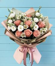 Букет цветов из:  Розы, Альстромерии и Лизиантусы в Чермозе