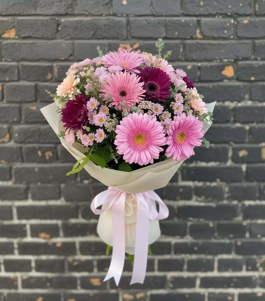 Букет цветов из: Герберы и Хризантемы в Чермозе