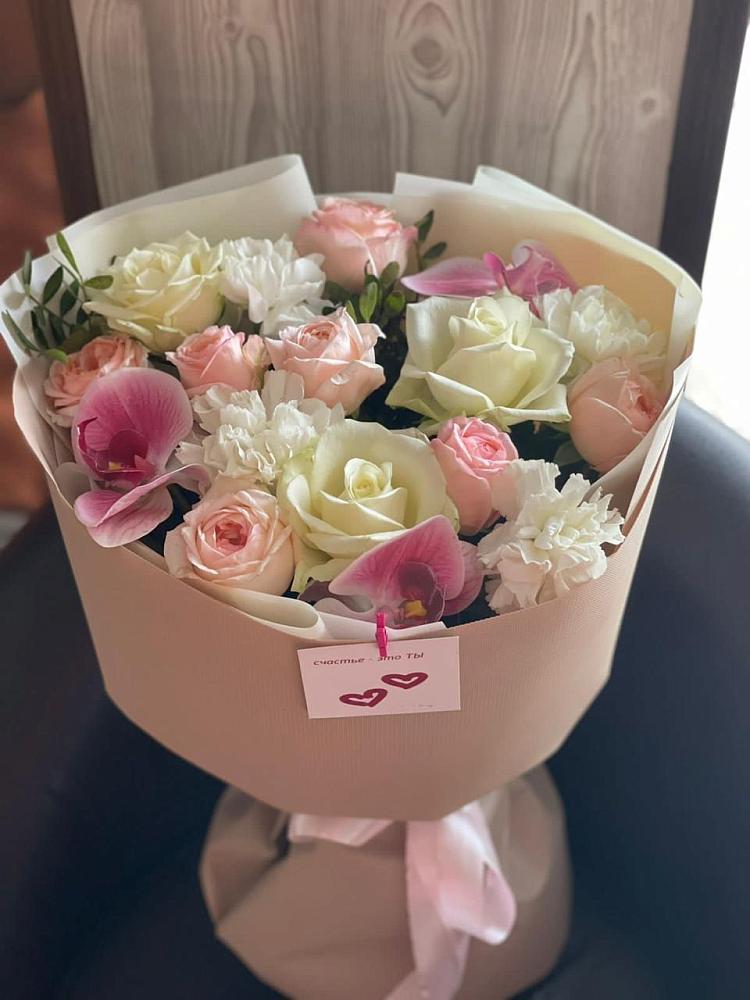 Букет цветов из: Орхидеи, Розы и Гвоздики в Чермозе