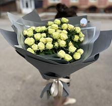 Букет Белые кустовые розы Солинеро в Чермозе