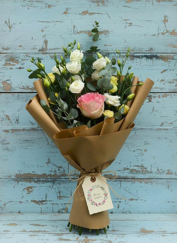 Букет цветов из: Розы и Лизиантусы в Чермозе