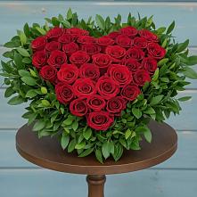 Цветочная композиция из Розы в виде сердца в Чермозе