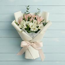 Букет цветов из:  Альстромерии в Чермозе