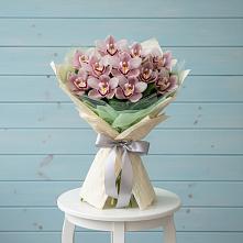 Букет цветов из:  Орхидеи и Розы #REPLACE_PRED# Чермозе