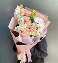 Букет цветов из:  Хризантемы и Розы в Чермозе