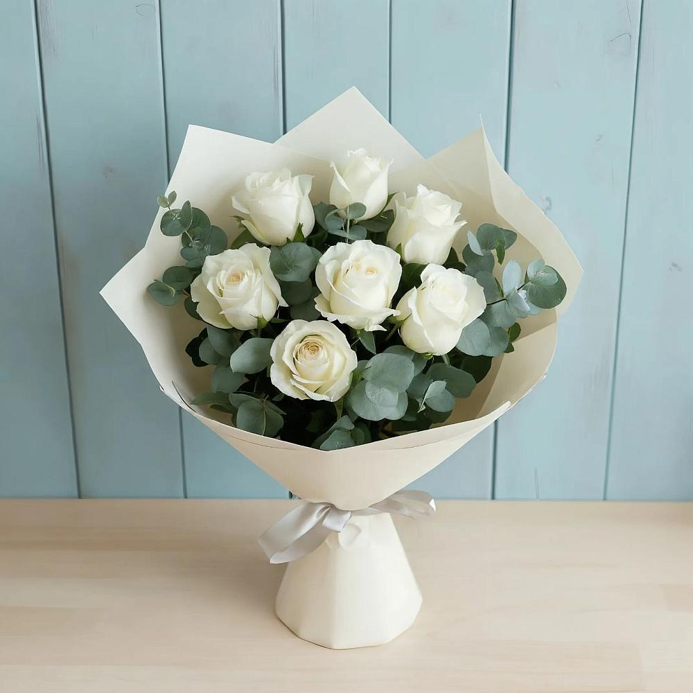 Букет Белые розы в Эвкалипте в Чермозе