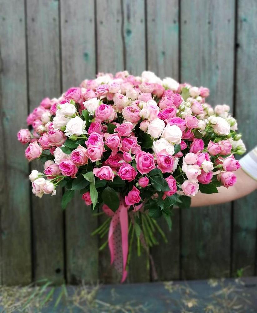 Букет Розовые кустовые розы Натали и Лав Лидия в Чермозе